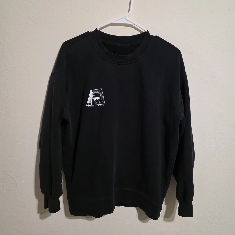 Lululemon Santa Cruz Black Crewneck Sweater - Picture 1 of 4